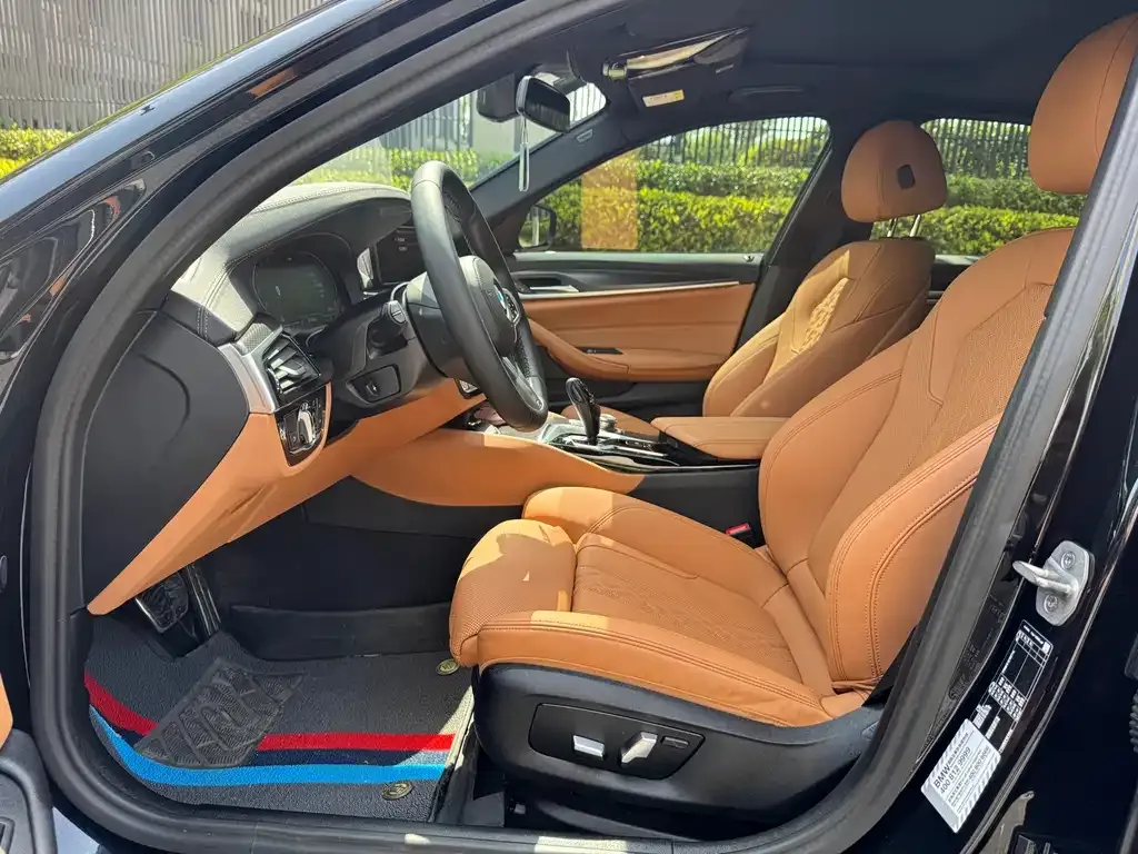 BMW 5 Series (Import) 2023 из CN, фото 3