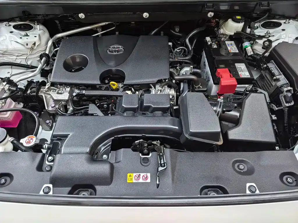 Toyota RAV4 — фото 10