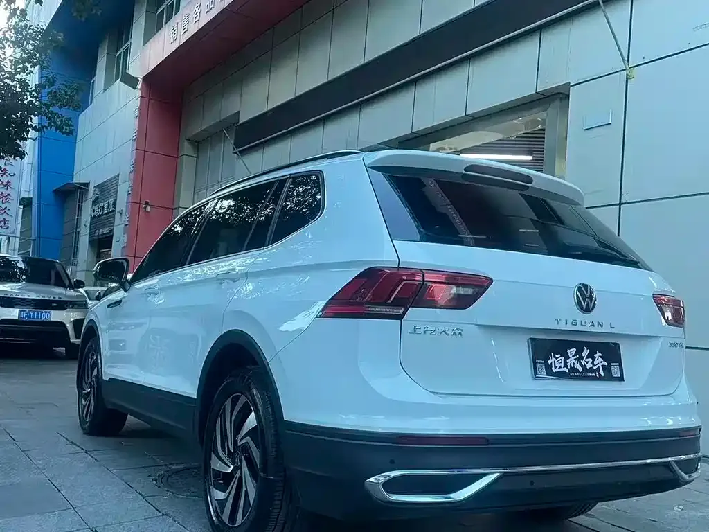 Volkswagen Tiguan L — фото 7