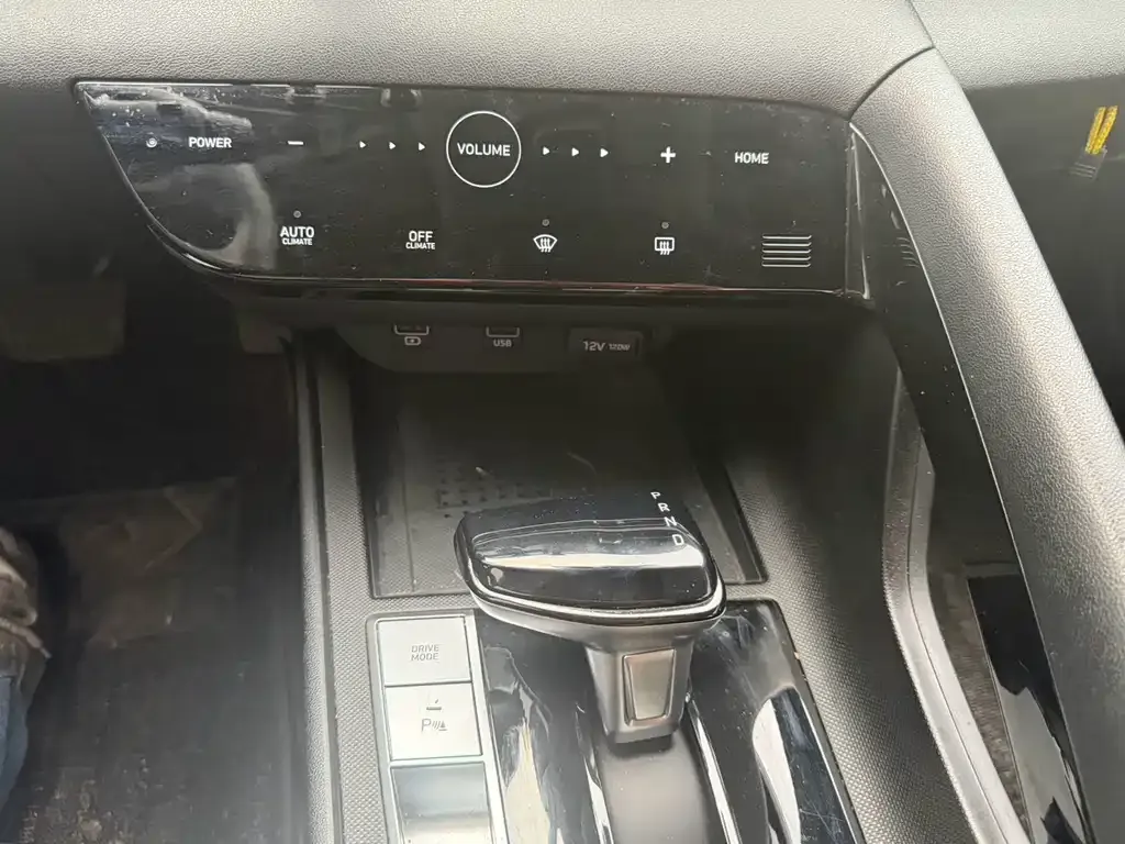 Hyundai Elantra — фото 9