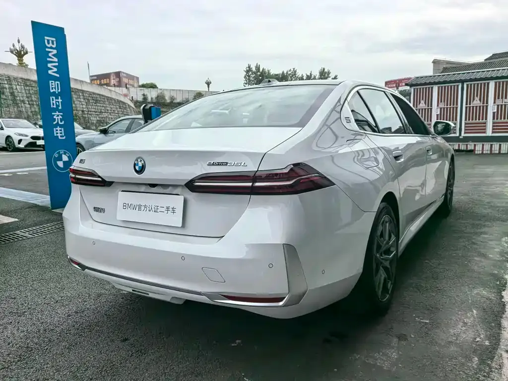 BMW i5 2025 из CN, фото 5