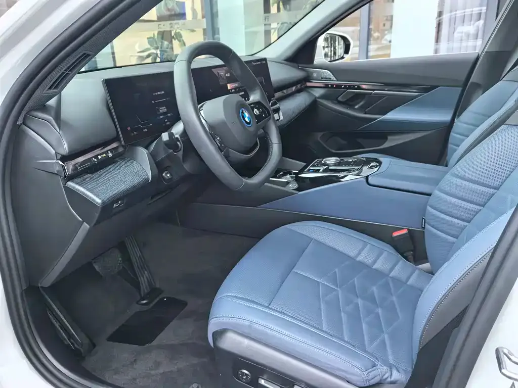 BMW i5 2025 из CN, фото 4