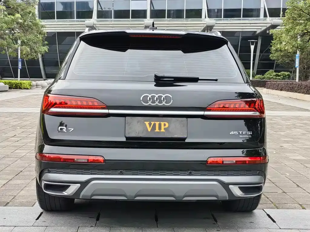 Audi Q7 — фото 6