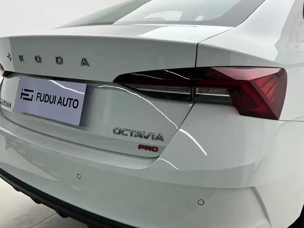 Skoda Octavia — фото 5