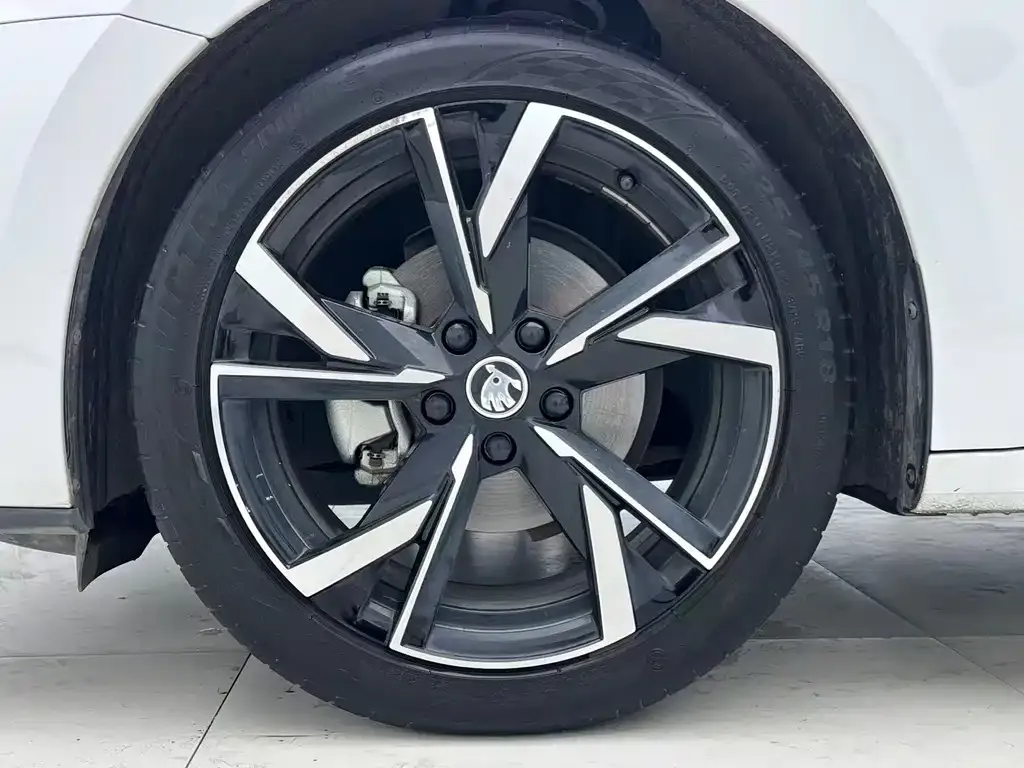 Skoda Octavia — фото 8