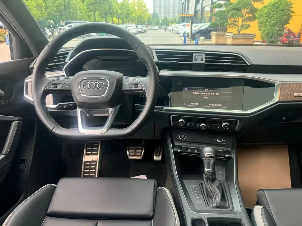 Audi Q3 — фото 5