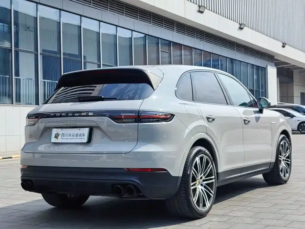 Porsche Cayenne Hybrid — фото 3