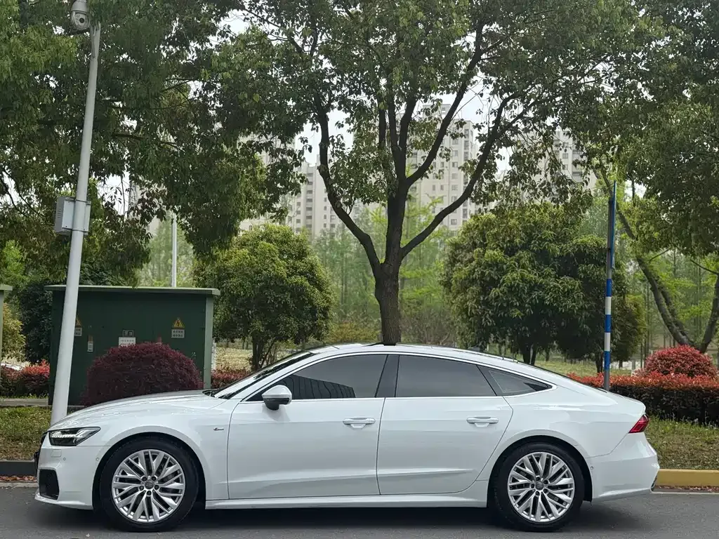 Audi A7 2021 из CN, фото 8