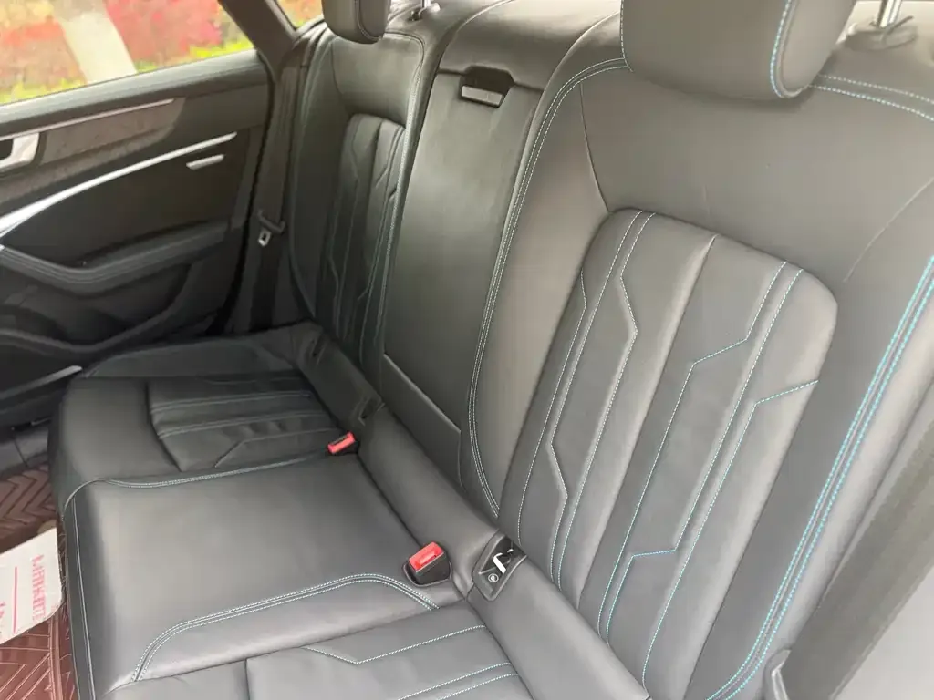 Audi A7 2021 из CN, фото 4