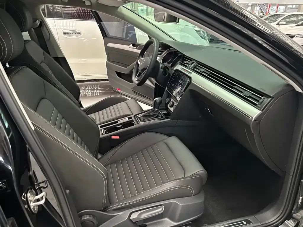 Volkswagen Magotan 2022 из CN, фото 2