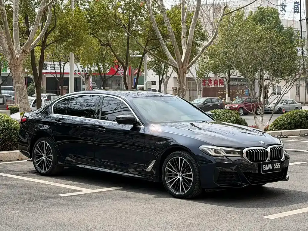 BMW 5 Series — фото 8