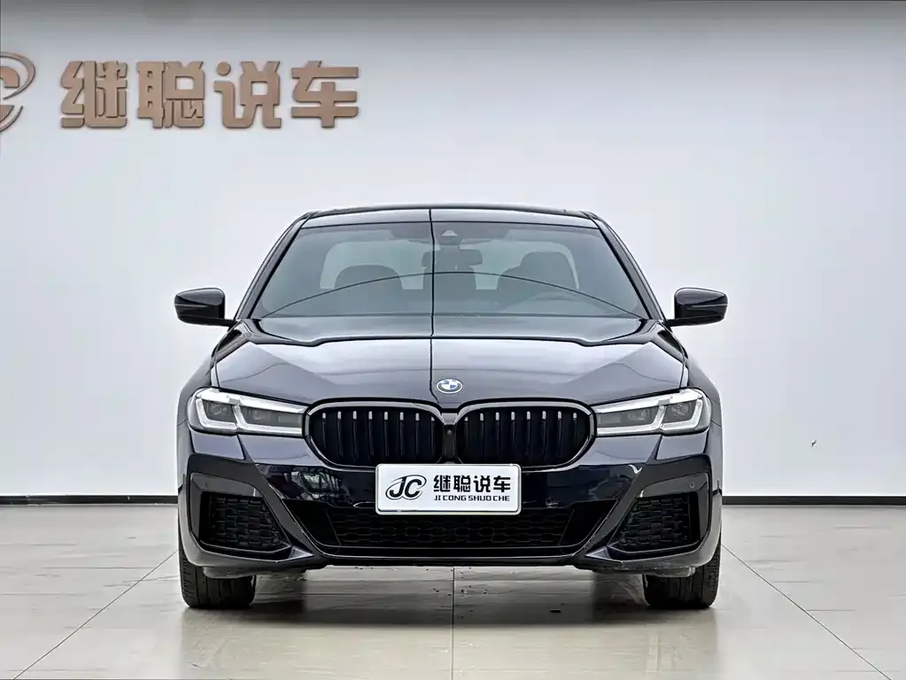 BMW 5 Series 2022 из CN, фото 2