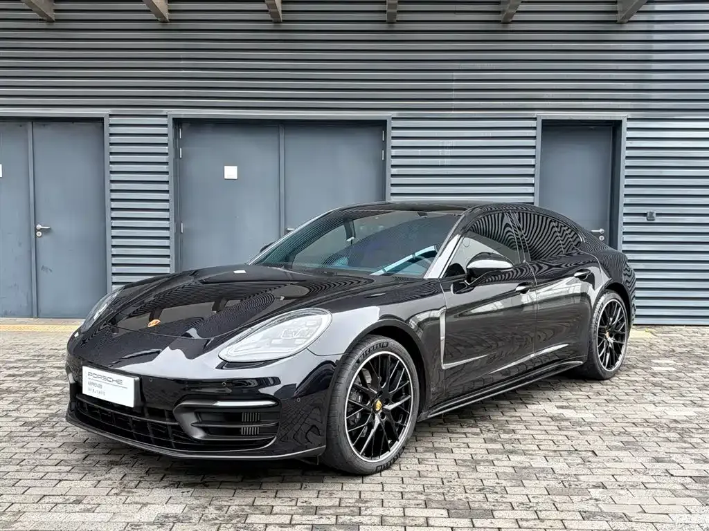 Porsche Panamera — фото 1