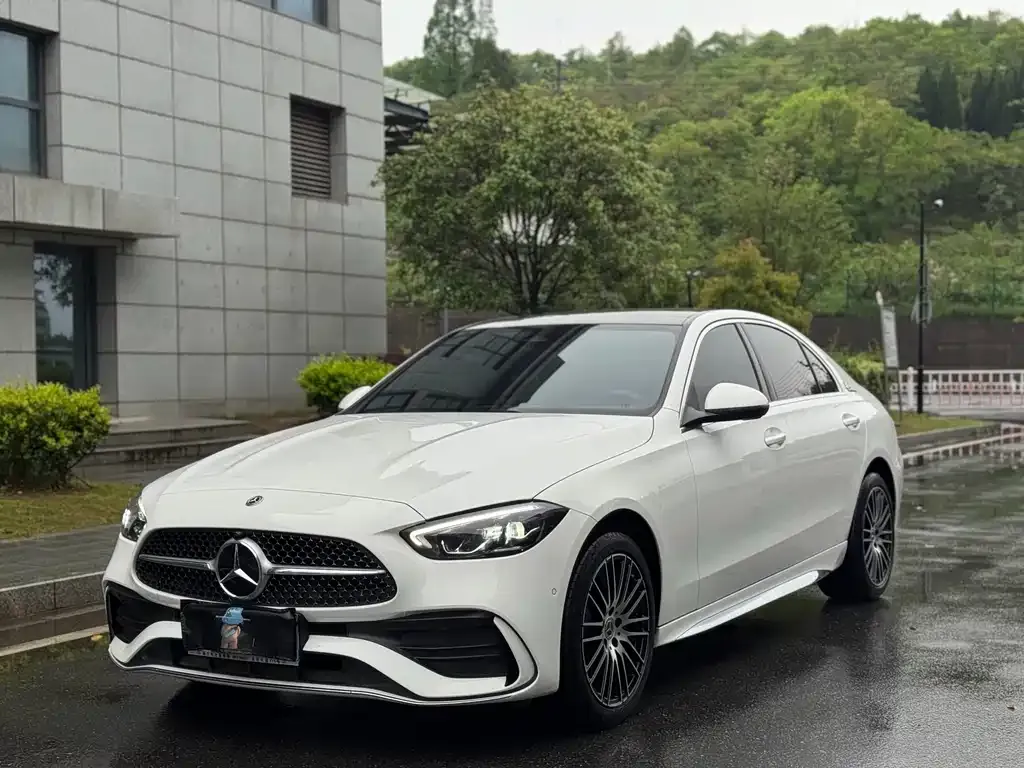 Mercedes-Benz C-Class — фото 1