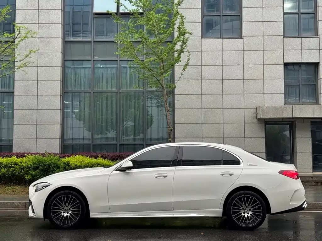 Mercedes-Benz C-Class — фото 10