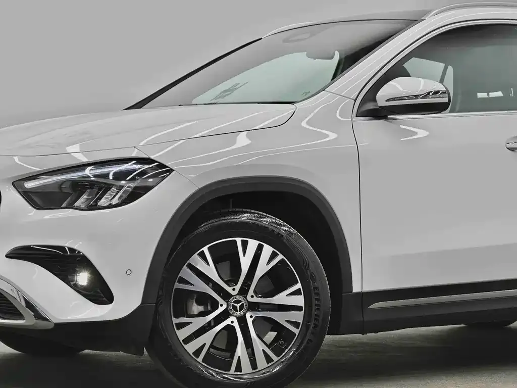 Mercedes-Benz GLA — фото 6