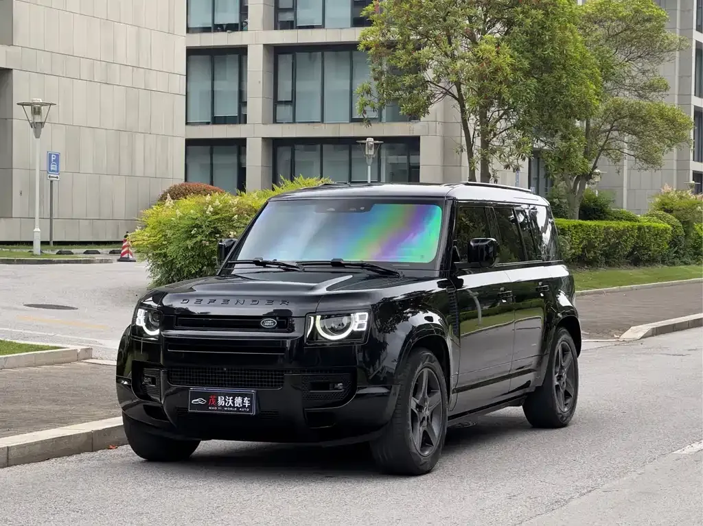 Land Rover Defender — фото 1