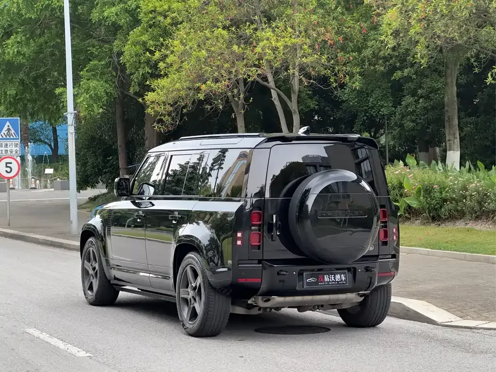 Land Rover Defender — фото 8