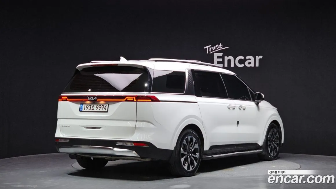Kia Carnival — фото 7