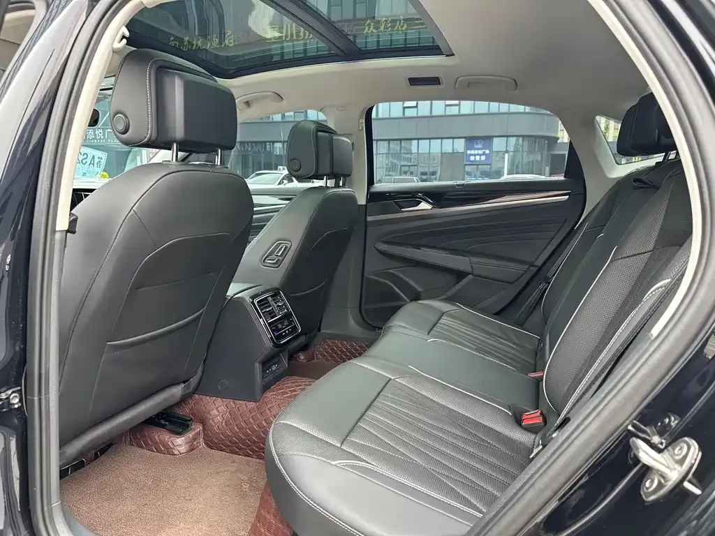 Volkswagen Passat — фото 5