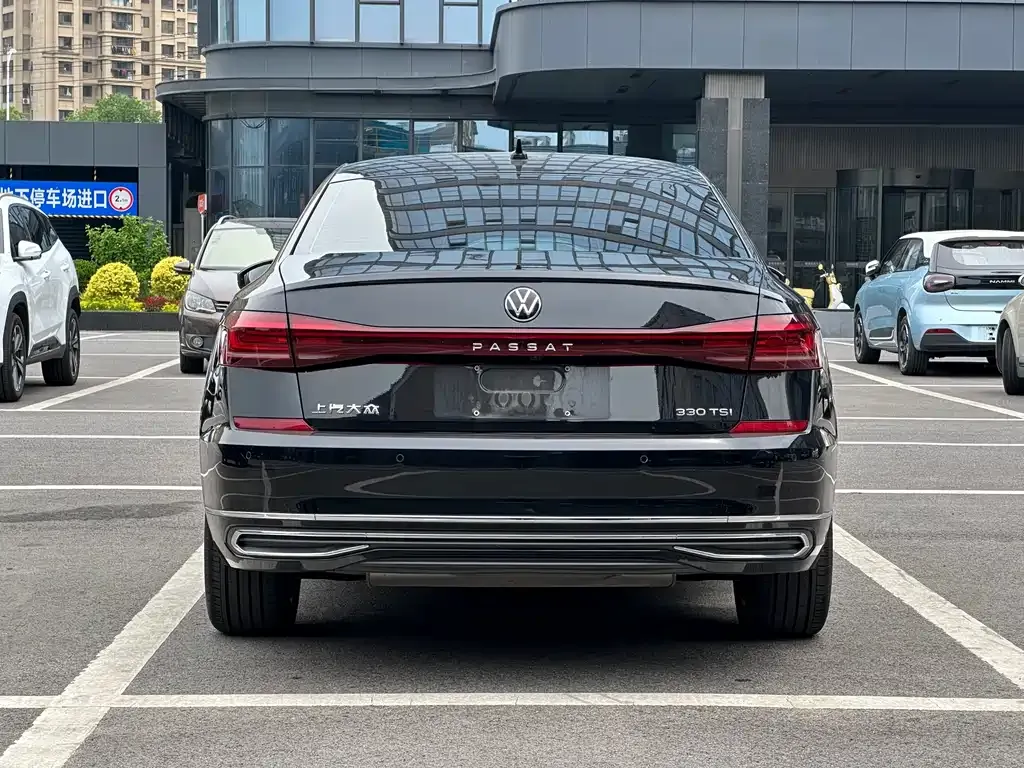 Volkswagen Passat — фото 7