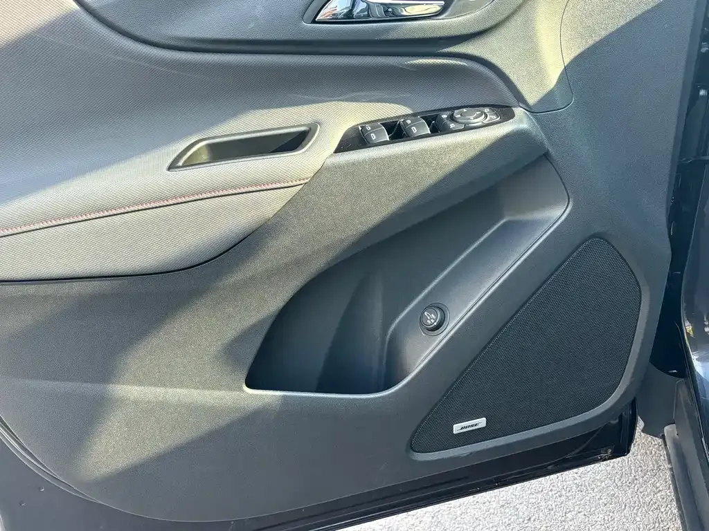 Chevrolet Equinox 2023 из CN, фото 4