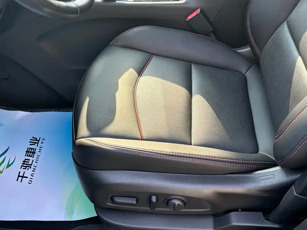 Chevrolet Equinox 2023 из CN, фото 9