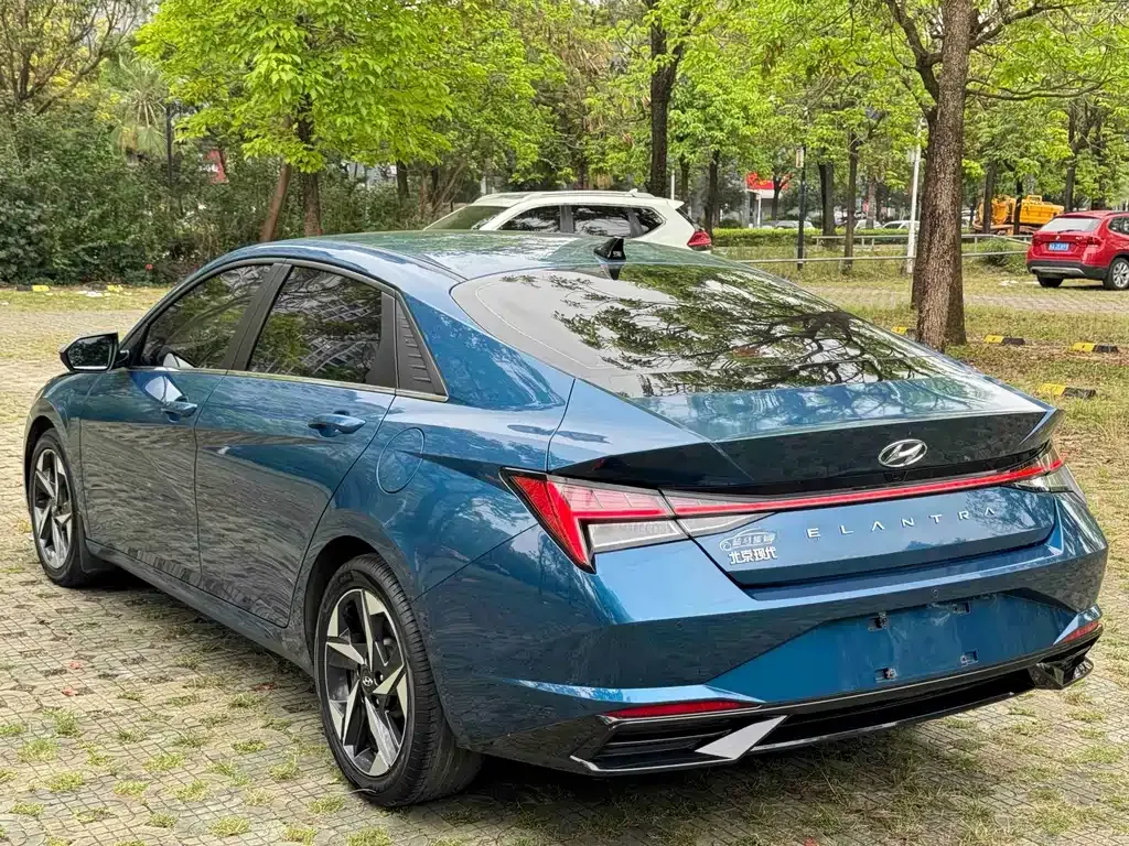 Hyundai Elantra — фото 6