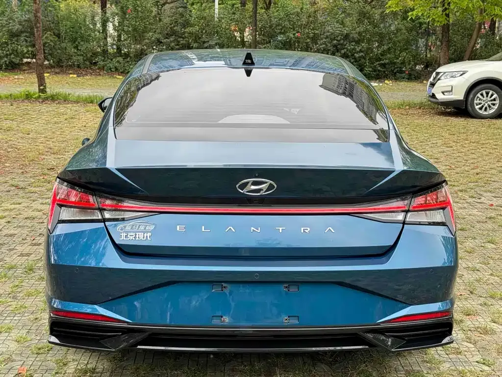 Hyundai Elantra — фото 4
