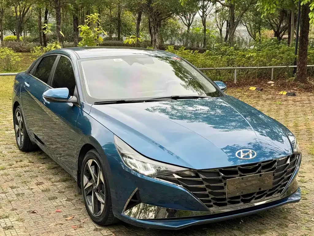 Hyundai Elantra — фото 10