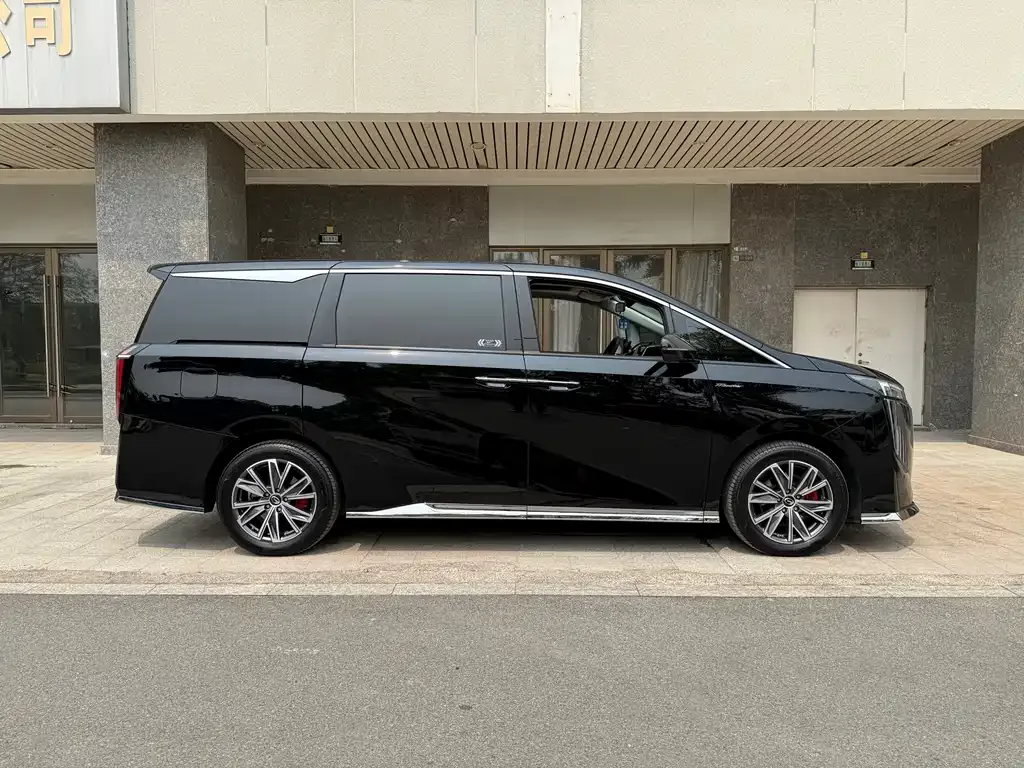 GAC Motor Trumpchi M8 — фото 8
