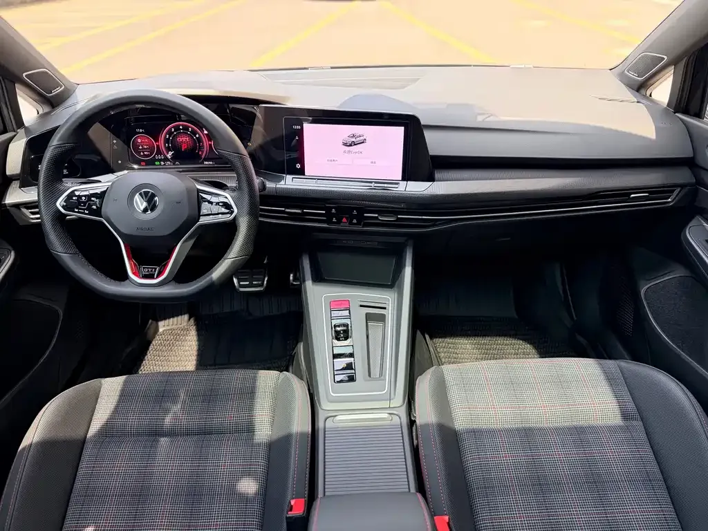 Volkswagen Golf GTI 2023 из CN, фото 10