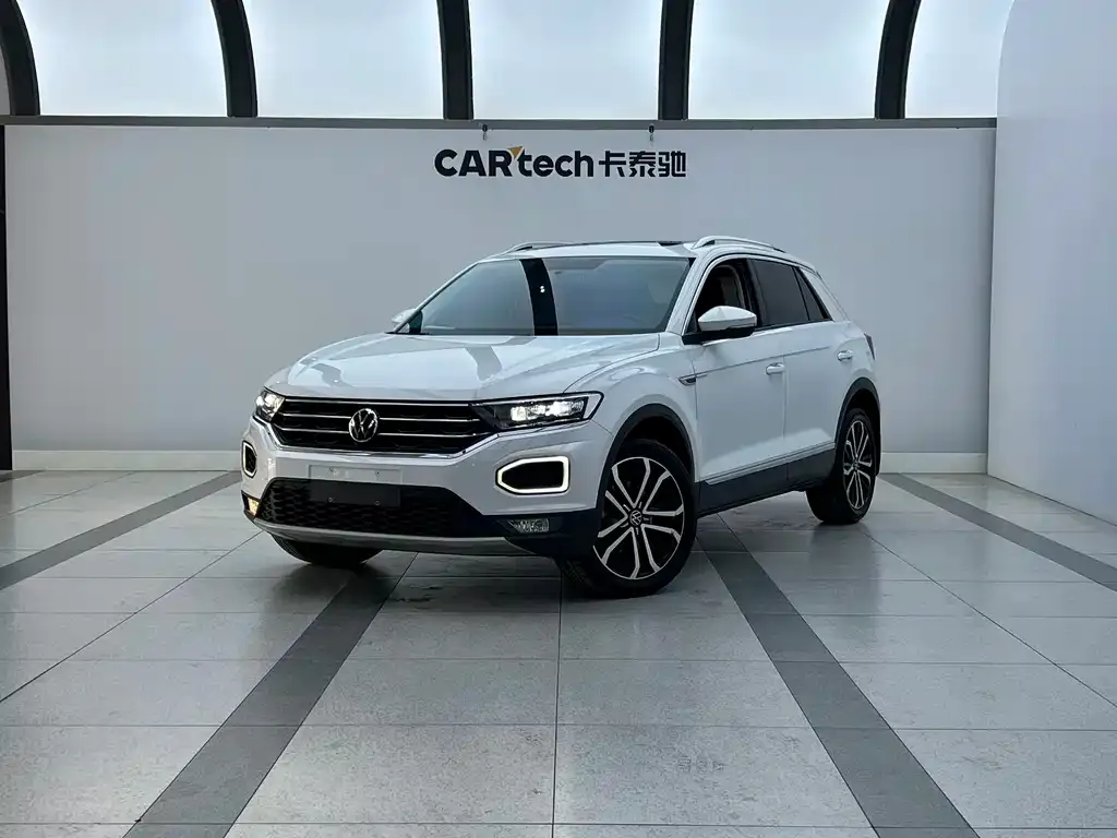 Volkswagen T-Roc — фото 1