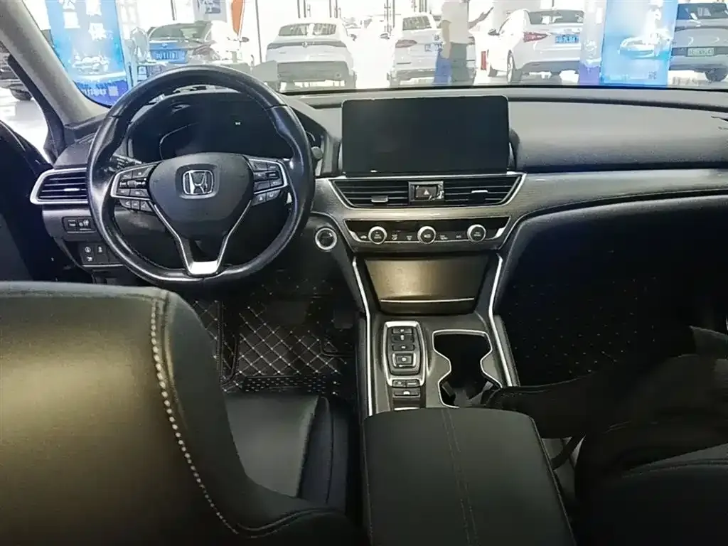 Honda Accord — фото 10