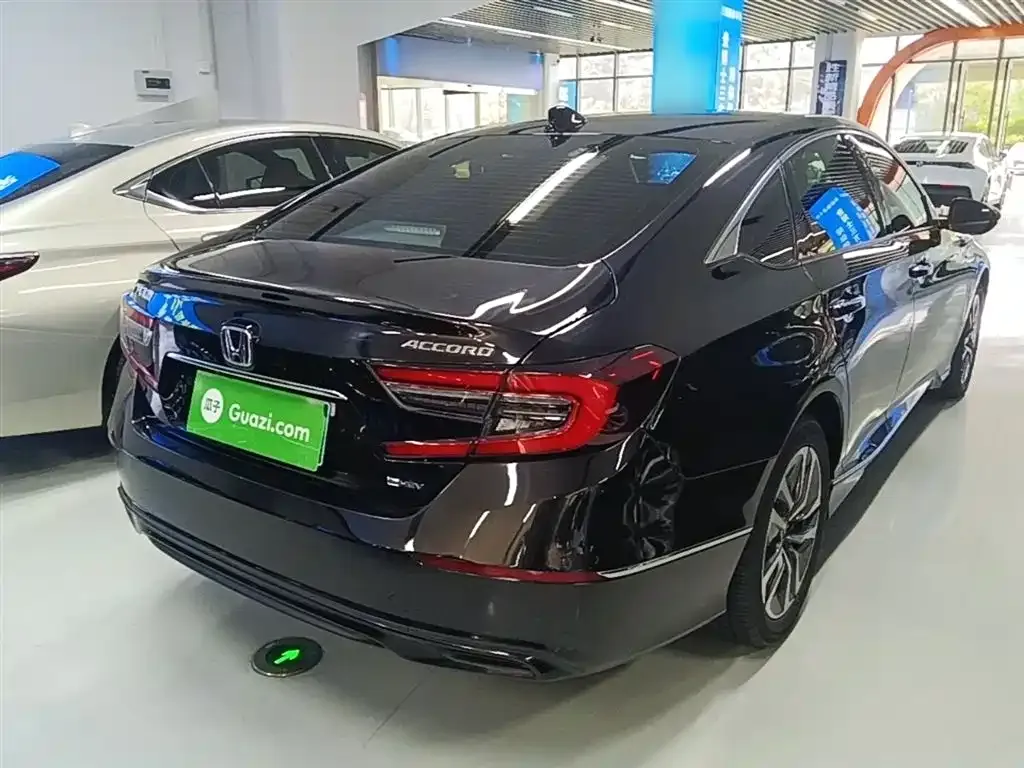 Honda Accord — фото 8