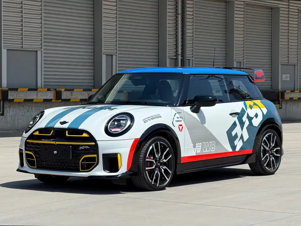 MINI JCW (John Cooper Works) — фото 1