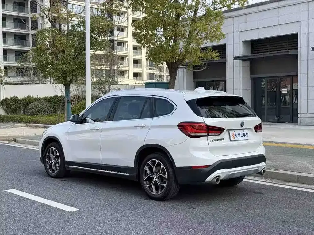 BMW X1 — фото 9