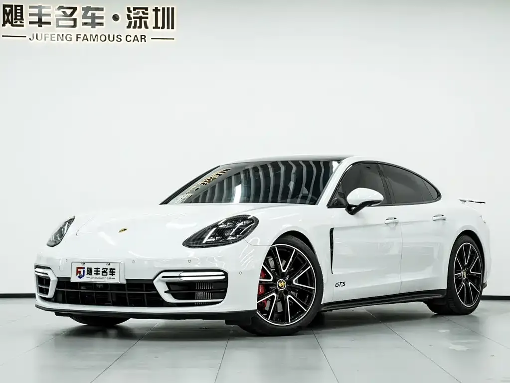Porsche Panamera — фото 1