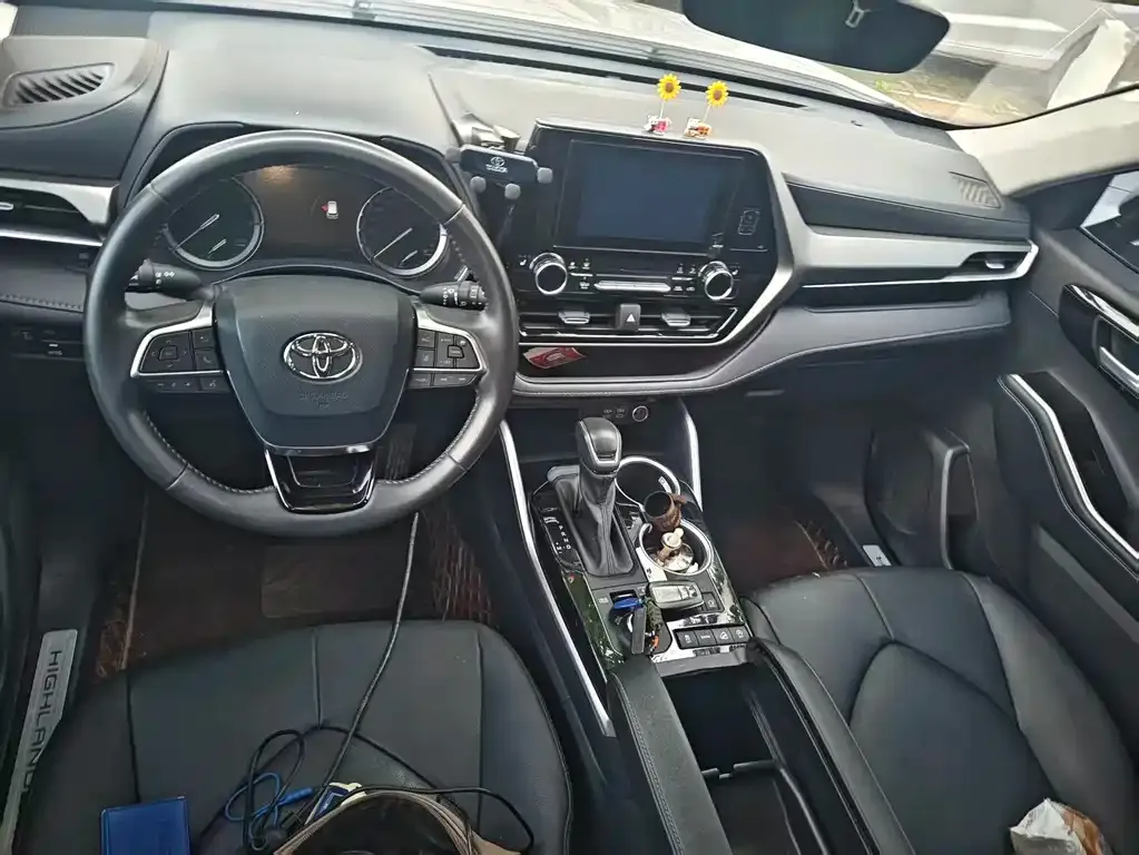 Toyota Highlander — фото 2