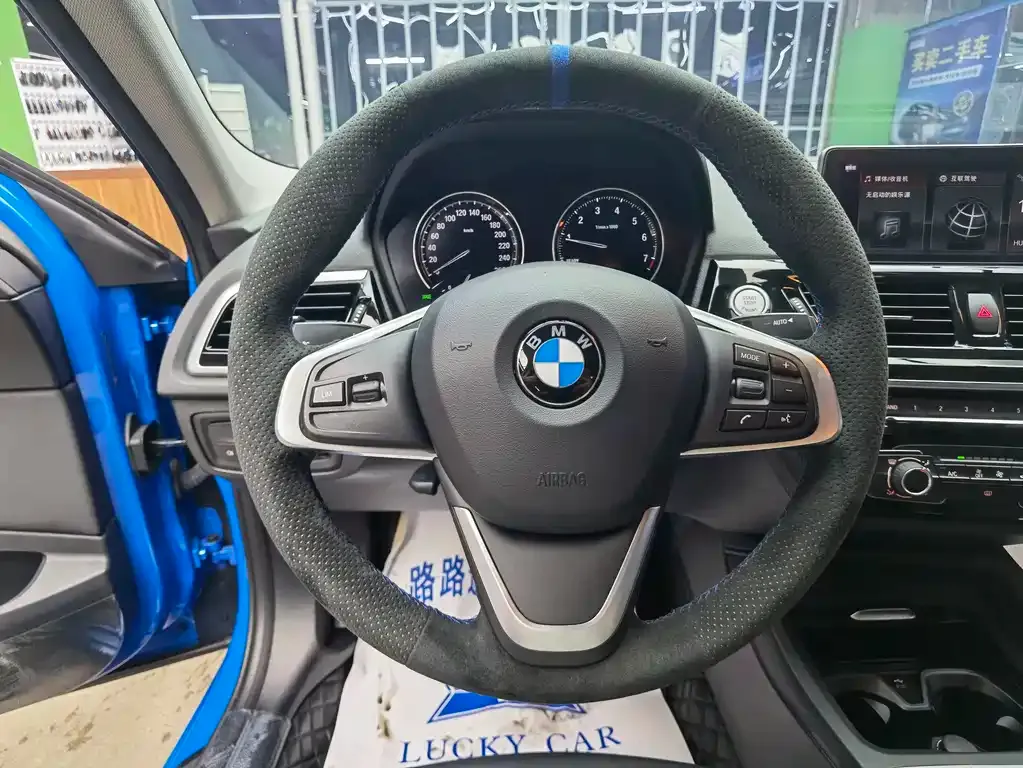 BMW 1 Series 2021 из CN, фото 2