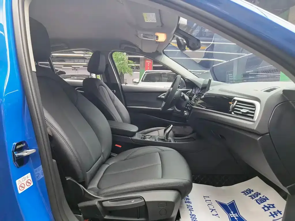 BMW 1 Series 2021 из CN, фото 4