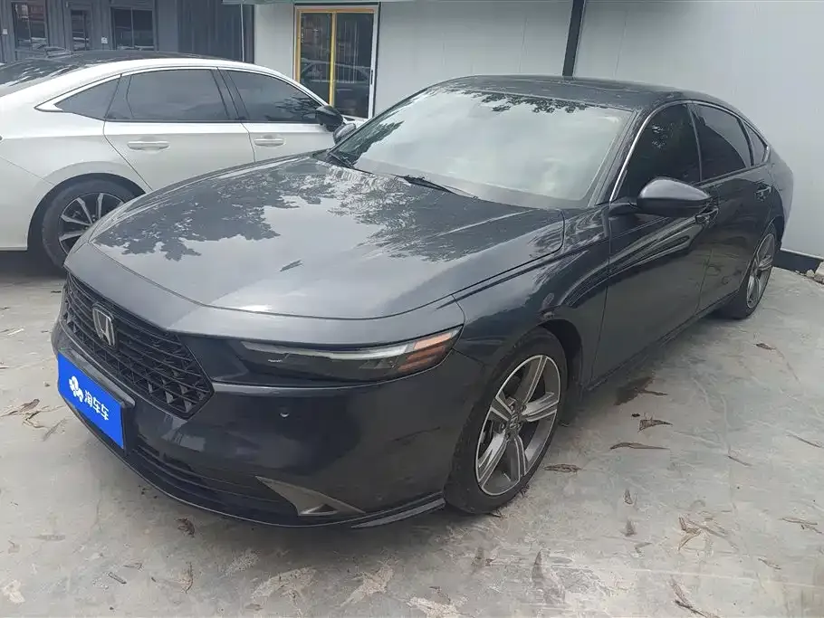 Honda Accord — фото 1