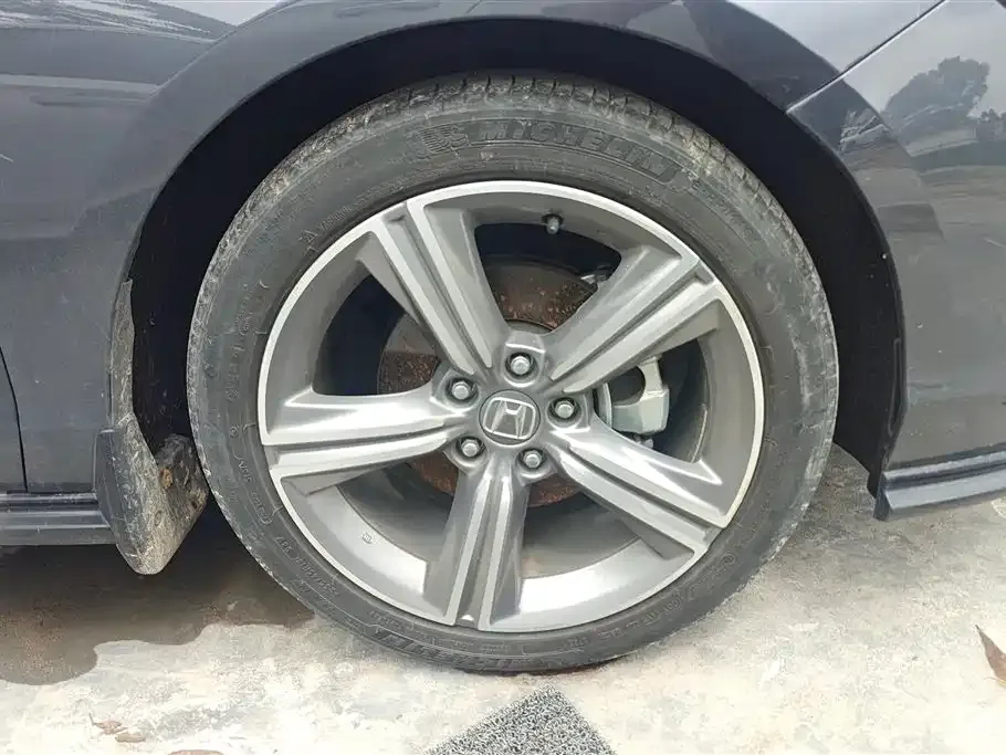Honda Accord — фото 9