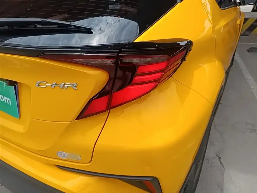 Toyota C-HR — фото 7