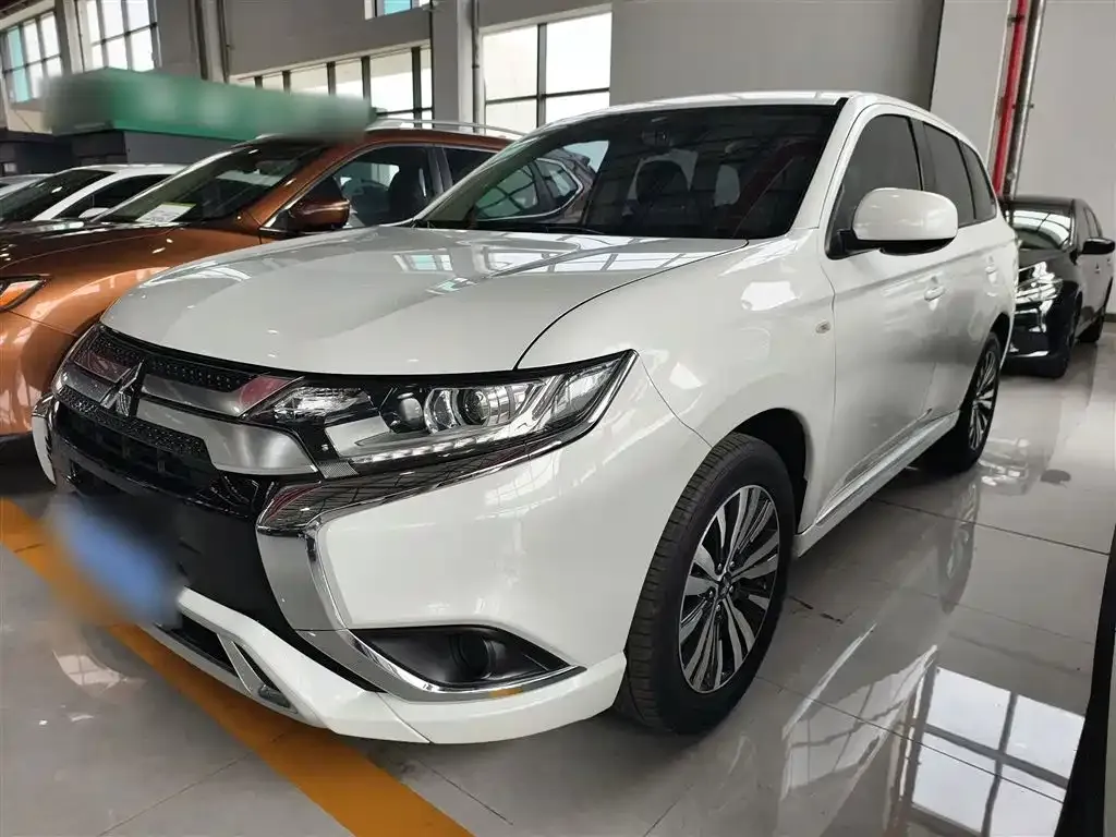 Mitsubishi Outlander 2022 из CN, фото 9