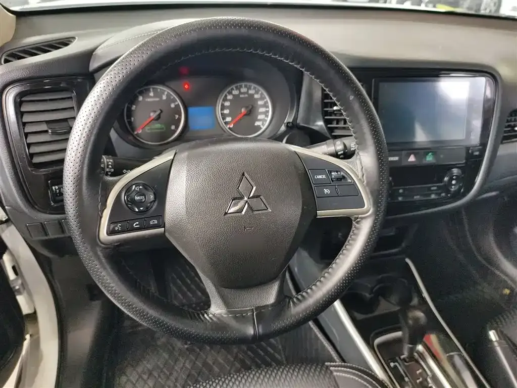 Mitsubishi Outlander 2022 из CN, фото 10