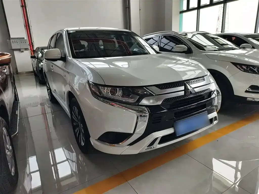 Mitsubishi Outlander 2022 из CN, фото 7