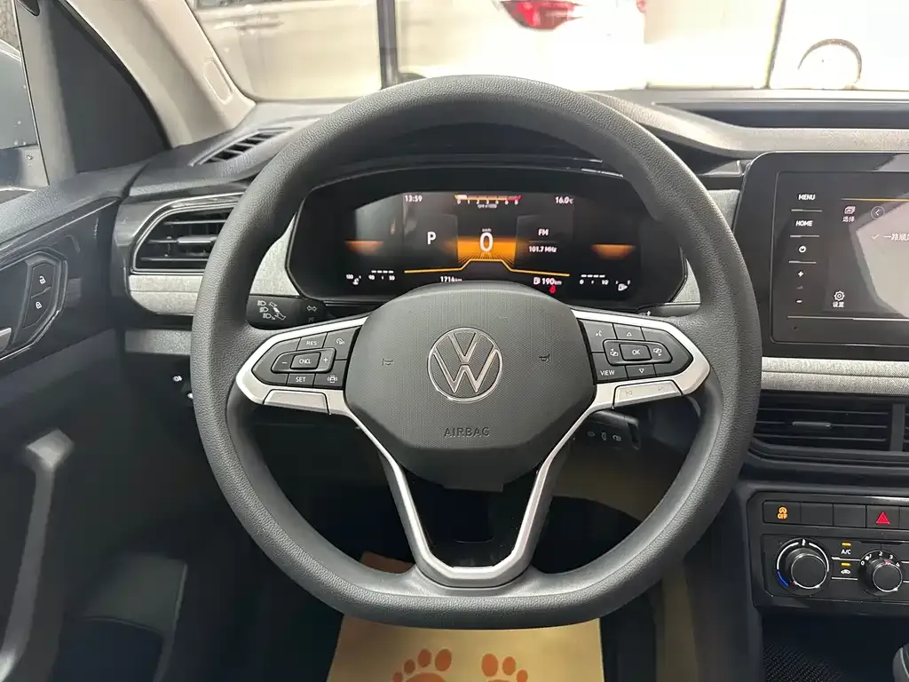 Volkswagen Tharu — фото 3