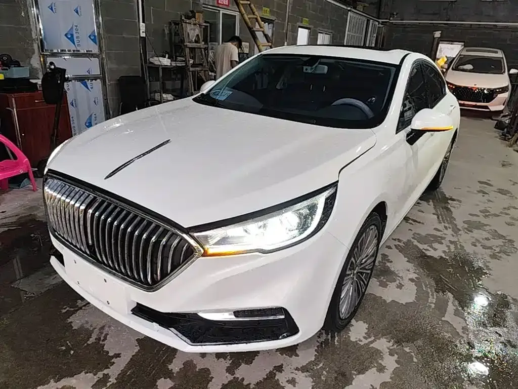 Hongqi H5 — фото 1