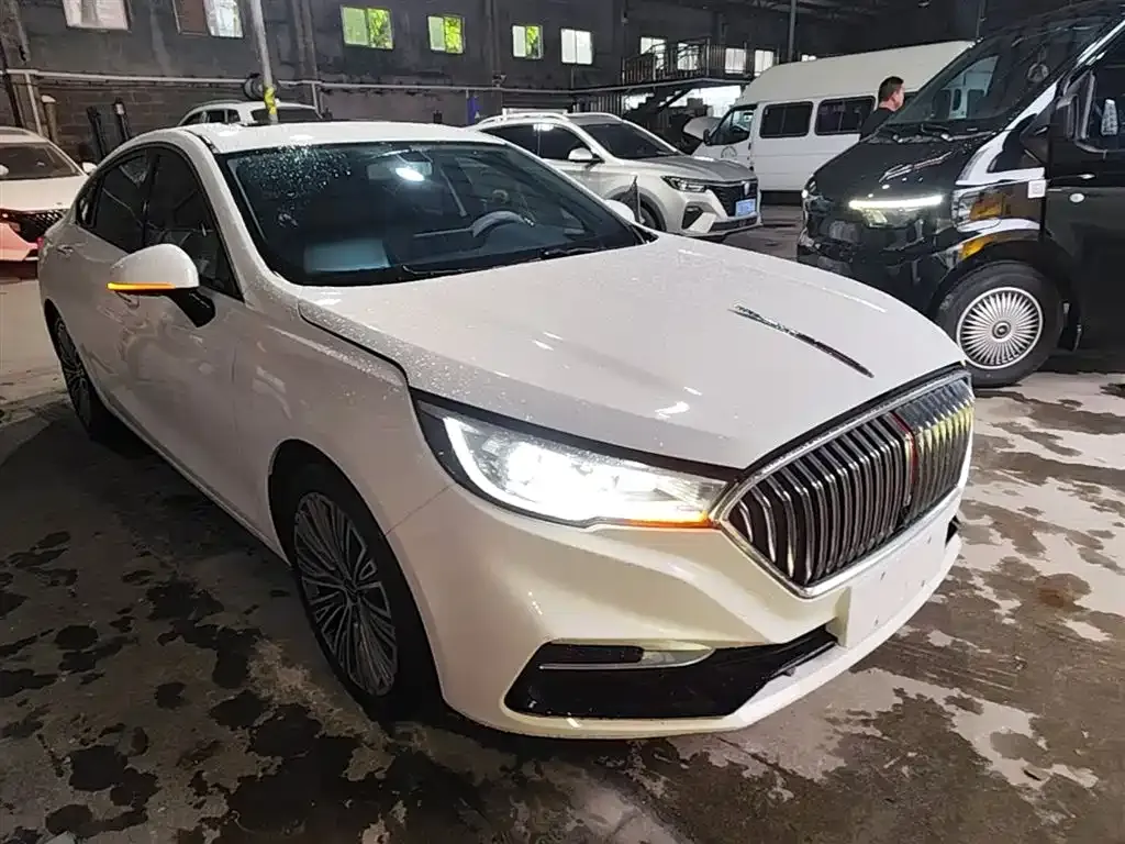 Hongqi H5 — фото 10